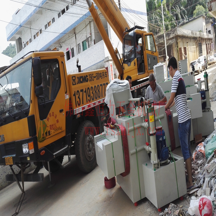 三臺(tái)高精密金屬蝕刻機(jī)交付使用